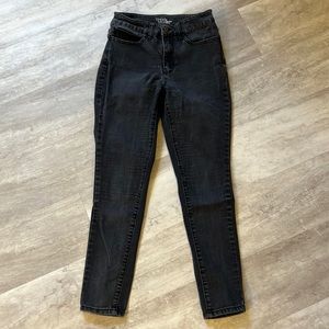 Women’s Time and Tru Black, High Rise Skinny Jeans size 6